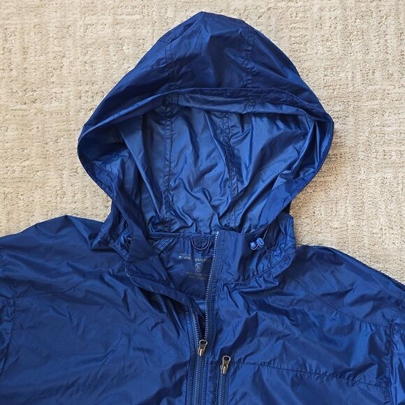 Eddie Bauer | Packable Windbreaker - Picture 4 of 9